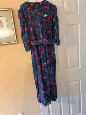 Vintage-Inspired Long Sleeve Floral Dress in Teal and Magenta -
